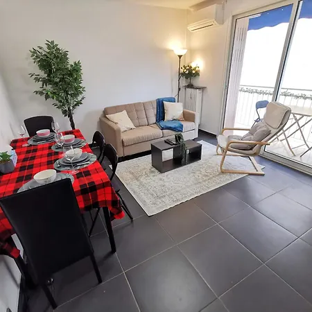아파트 Bright, Renovated Flat In The Sweet Spot *