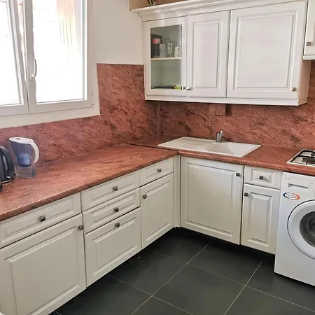 아파트 Bright, Renovated Flat In The Sweet Spot