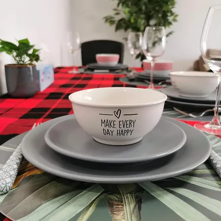 Bright, Renovated Flat In The Sweet Spot 앙티브