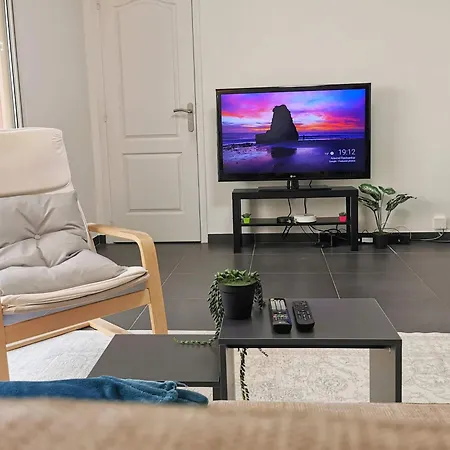 아파트 Bright, Renovated Flat In The Sweet Spot *